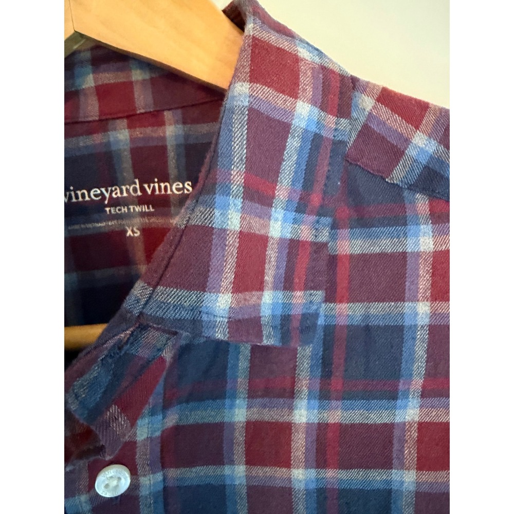 Vineyard Vines Tech Twill Plaid Shirt Mens XS Burgundy Blue Hidden Collar Button - Picture 8 of 8